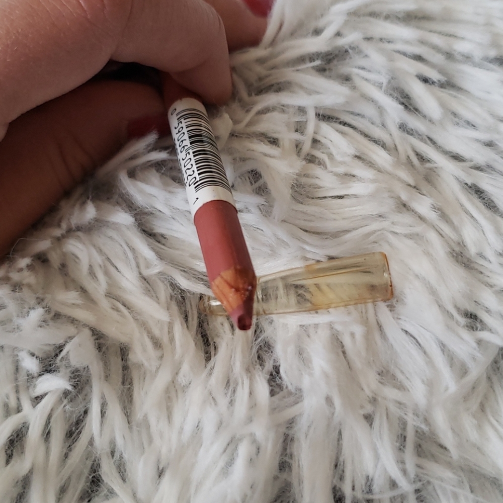 Lip definer by bonne bell - Picture 2 of 3
